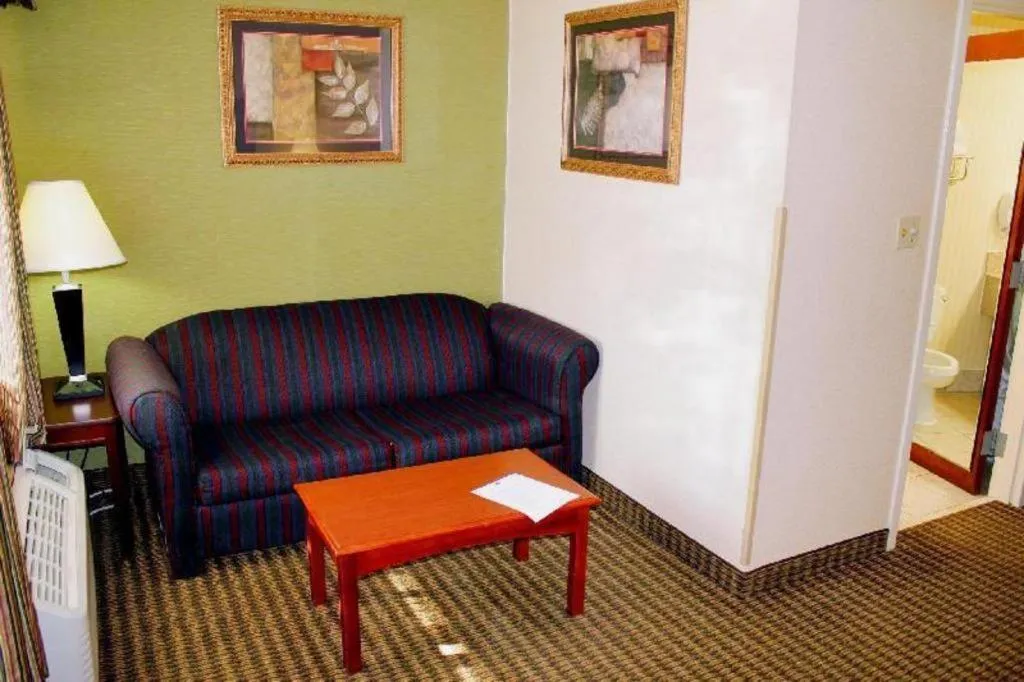 Best Western Shelbyville Inn and Suites Celebration Inn