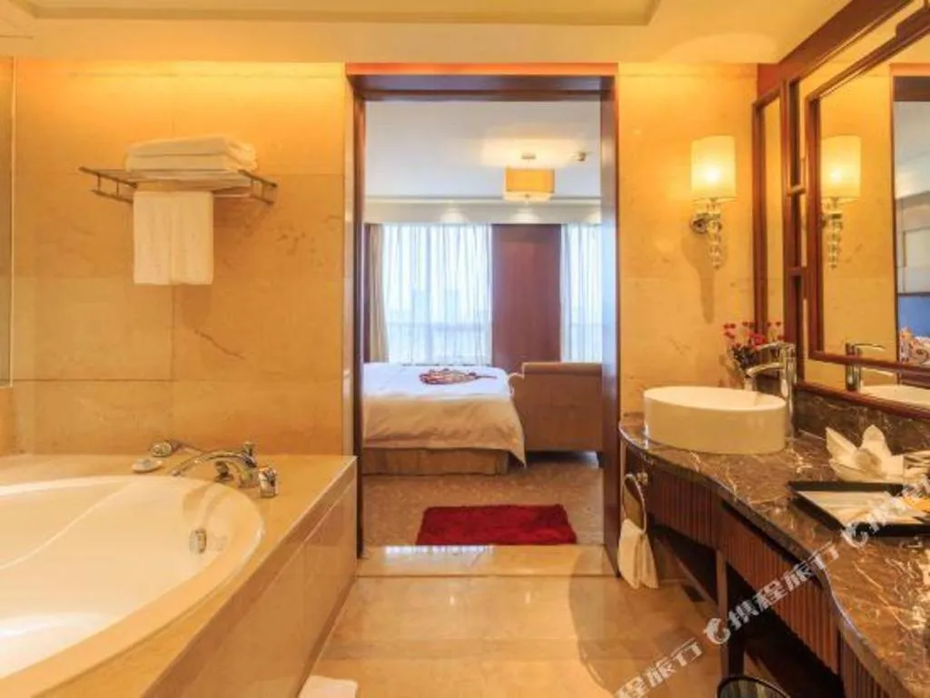 Bed in Changsha Xiaoxiang Huatian Hotel