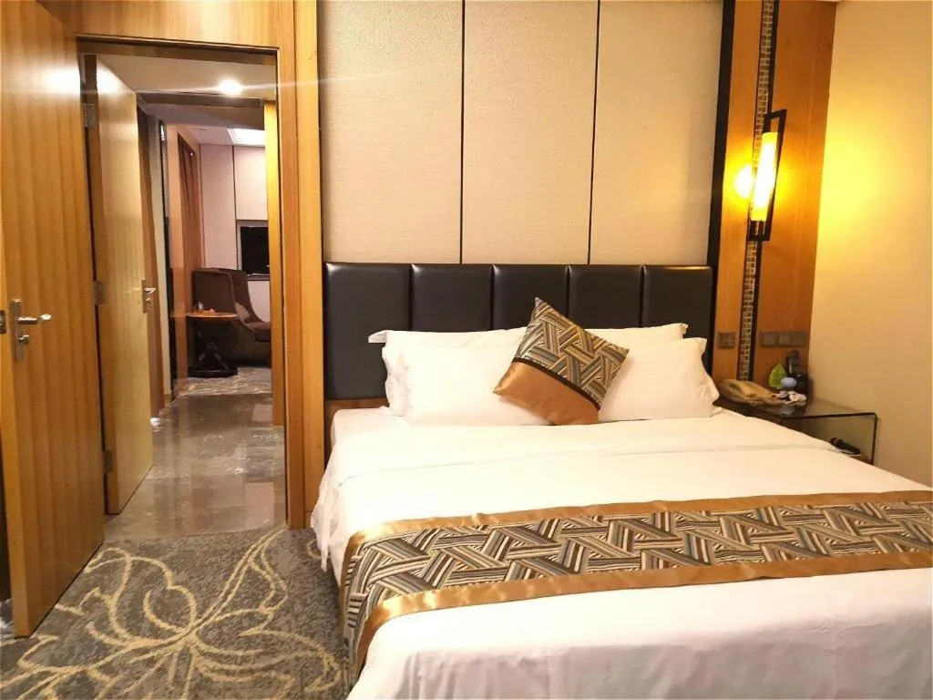 Bed in Changsha Xiaoxiang Huatian Hotel