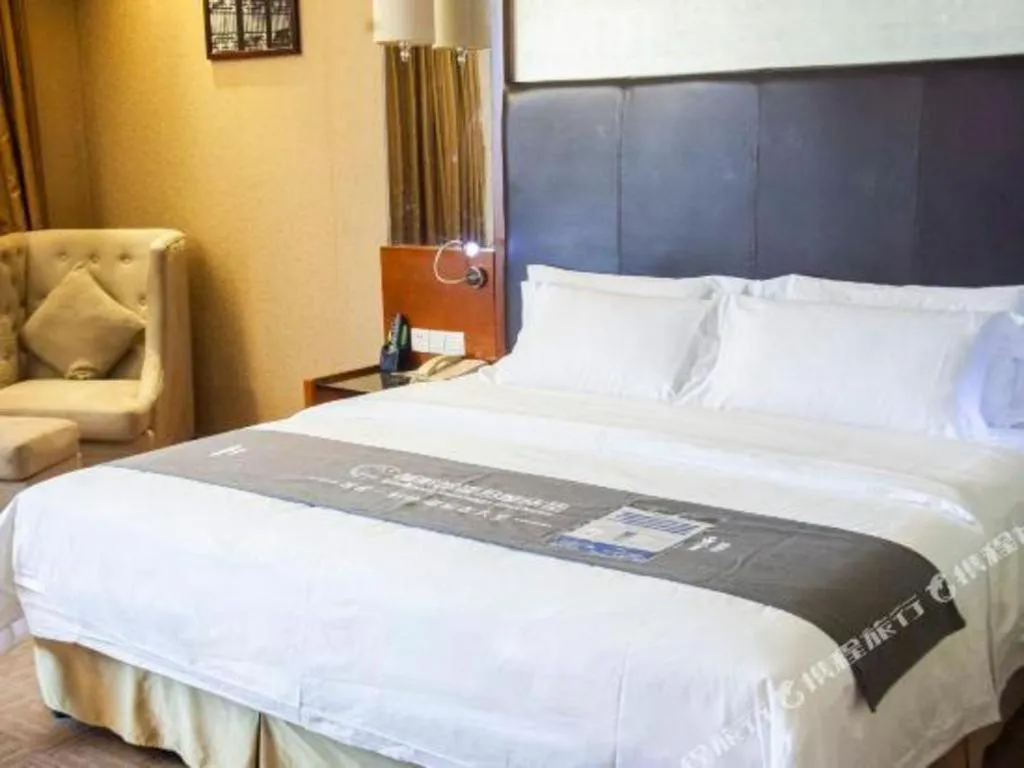 Bed in Changsha Xiaoxiang Huatian Hotel