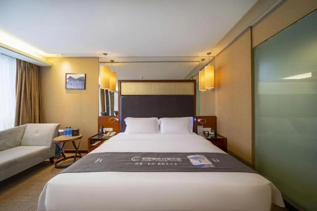 Bed in Changsha Xiaoxiang Huatian Hotel