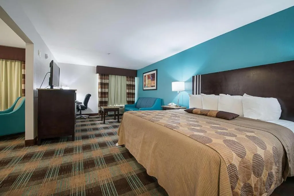 Bed in Best Western Plus DeRidder Inn and Suites