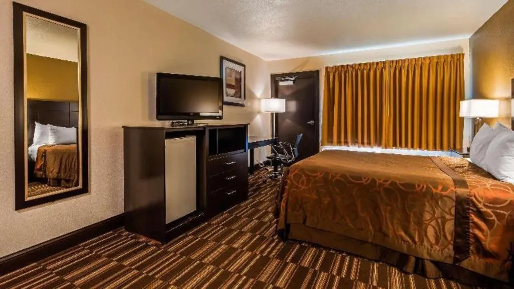 Bed in Best Western Monticello Gateway Inn