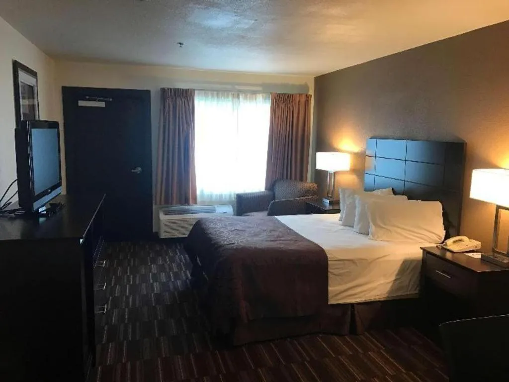 Bed in Best Western Monticello Gateway Inn