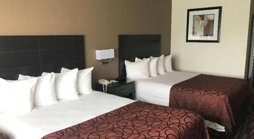 Bed in Best Western Monticello Gateway Inn