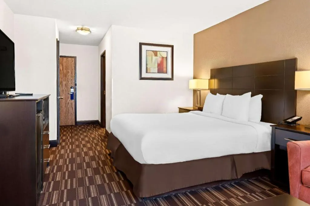 Bed in Best Western Monticello Gateway Inn