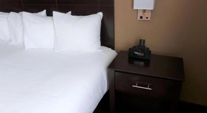 Bed in Best Western Monticello Gateway Inn