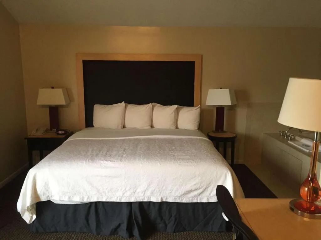 Bed in Best Western River Terrace