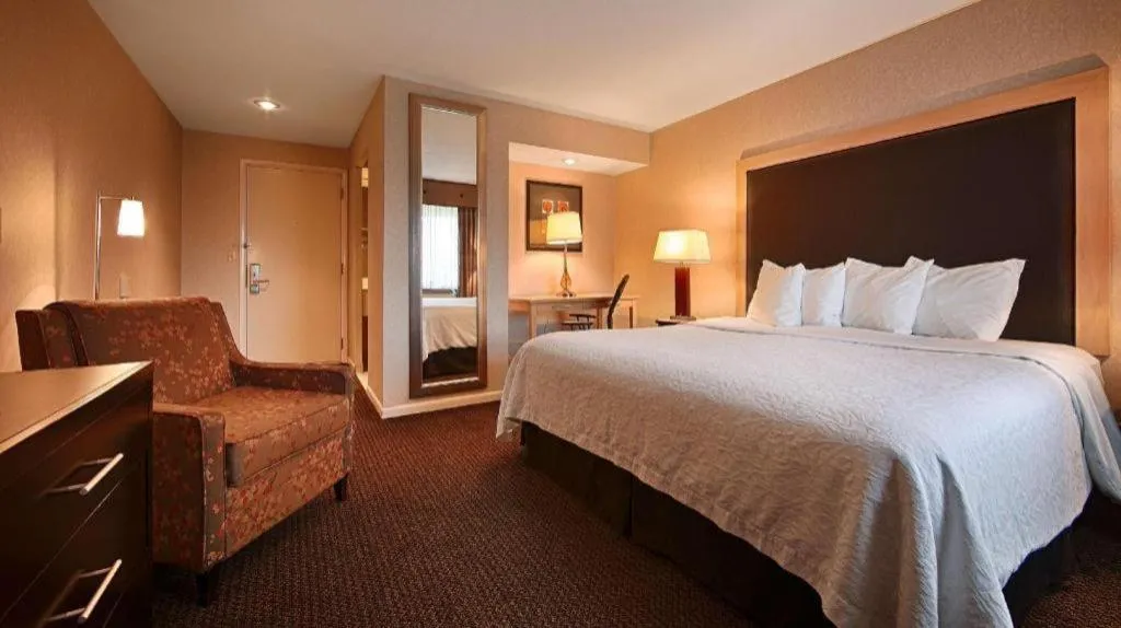 Bed in Best Western River Terrace