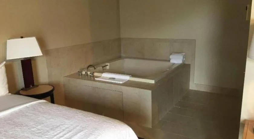 Bed in Best Western River Terrace