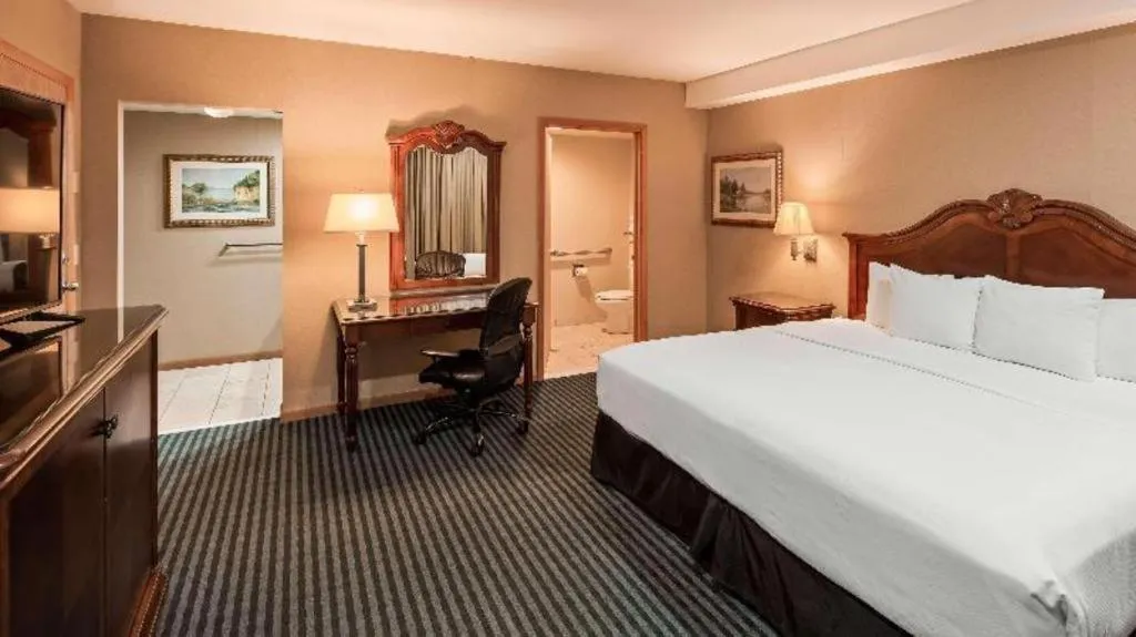 Bed in Best Western River Terrace