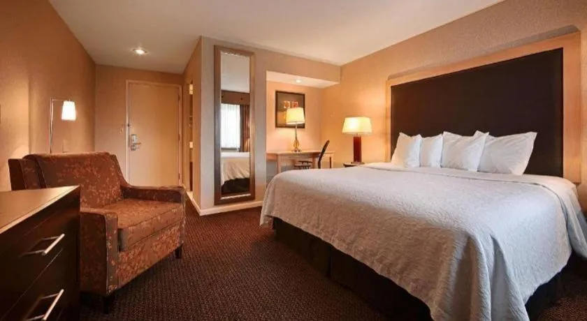 Bed in Best Western River Terrace