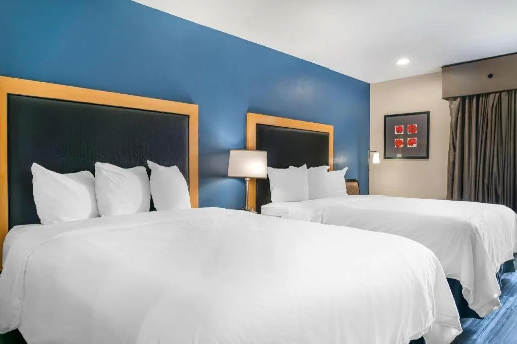 Bed in Best Western River Terrace