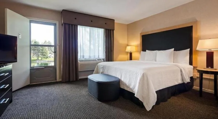 Bed in Best Western River Terrace