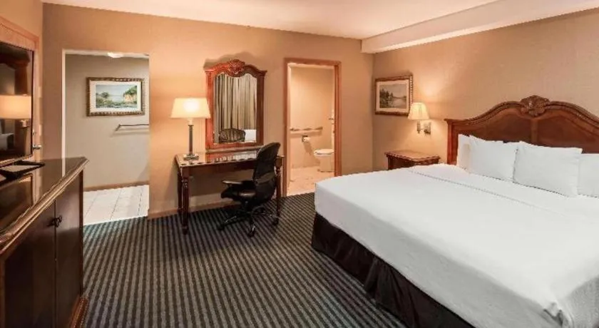 Bed in Best Western River Terrace