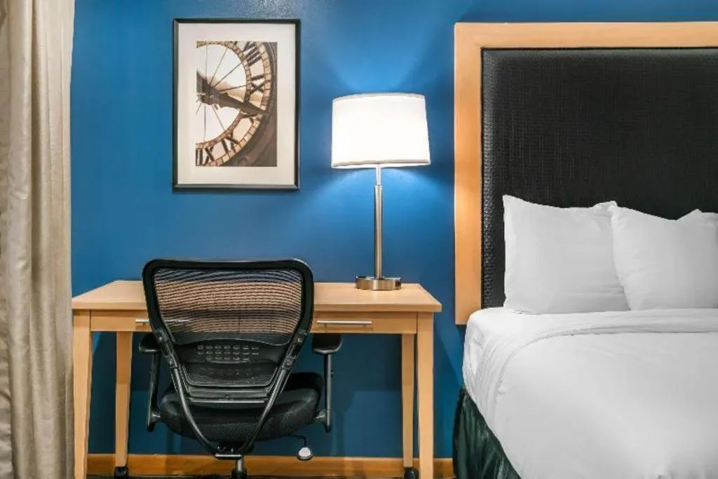 Bed in Best Western River Terrace