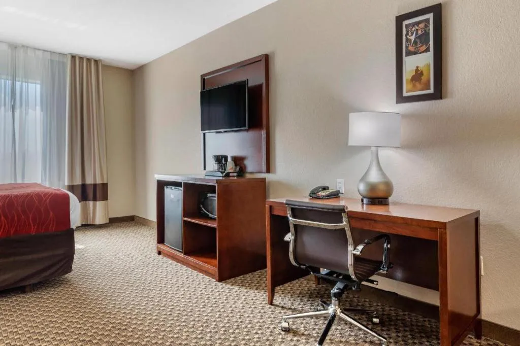 Bed in Comfort Inn & Suites Navasota