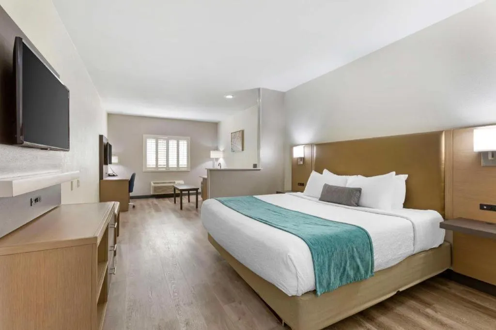 Bed in Best Western Plus Safford