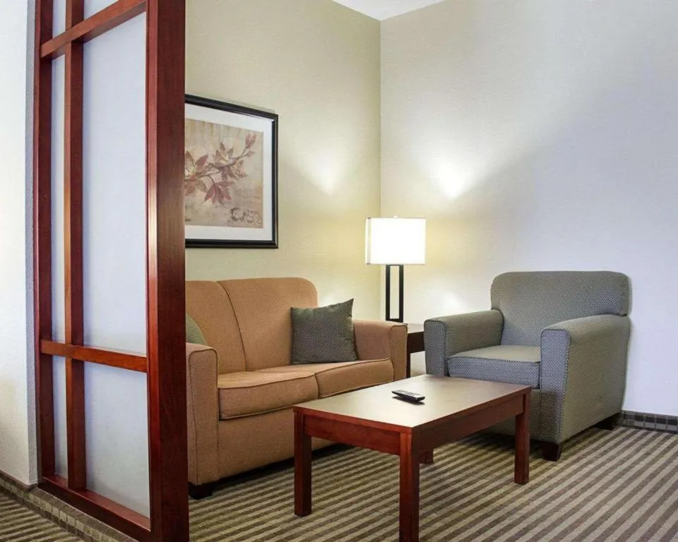 Comfort Suites Greenwood