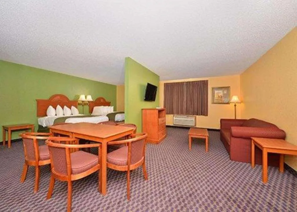 Quality Inn & Suites Grinnell near University