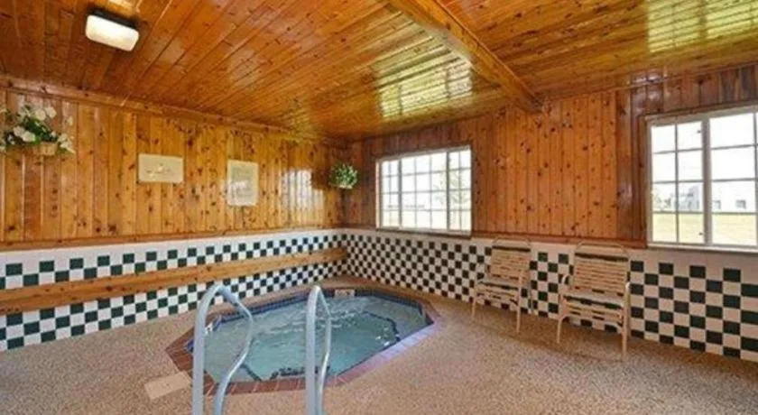 Quality Inn & Suites Grinnell near University