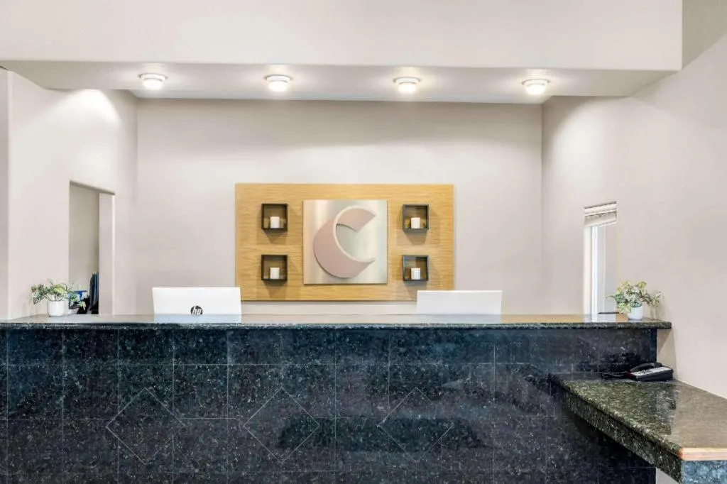 Comfort Inn & Suites