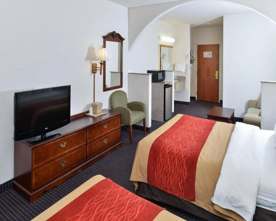 Bed in Comfort Inn & Suites Riverton