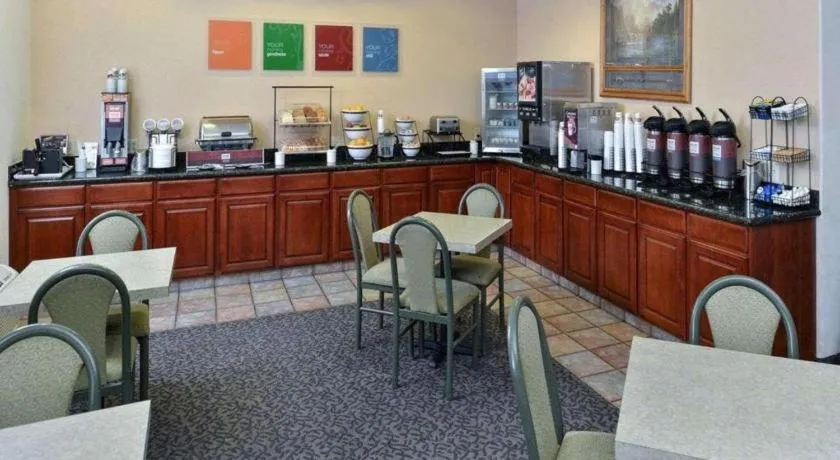 Comfort Inn & Suites