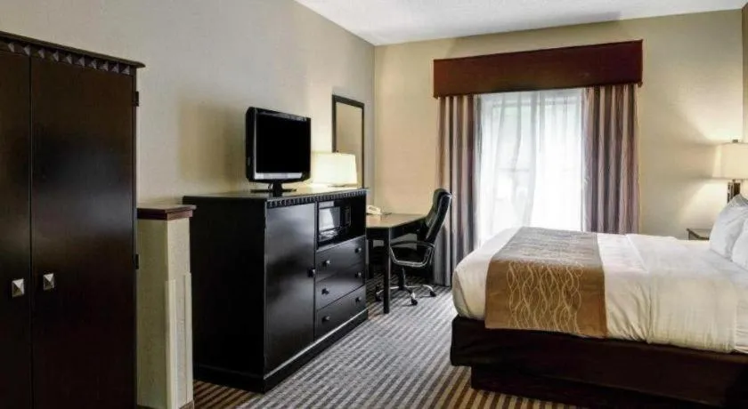 Bed in Comfort Inn & Suites Hot Springs Midtown