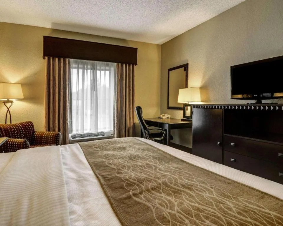 Bed in Comfort Inn & Suites Hot Springs Midtown