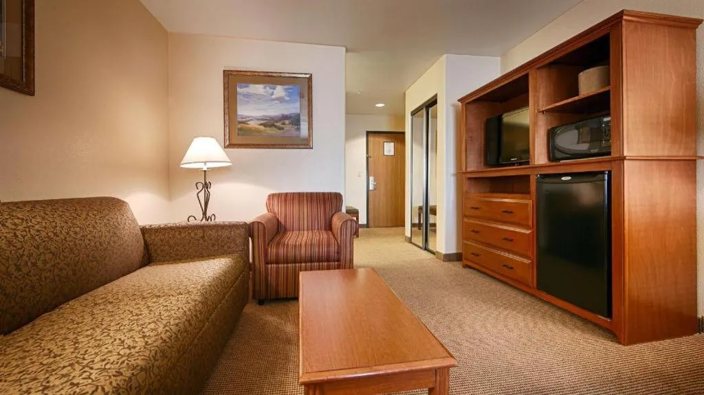 Best Western Territorial Inn & Suites