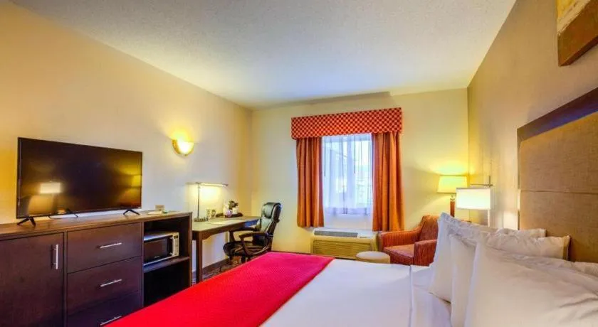 Bed in Best Western Nittany Inn Milroy