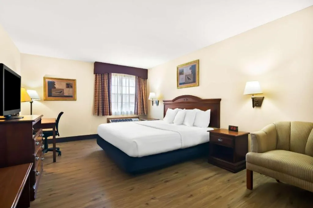 Bed in Best Western Stateline Lodge