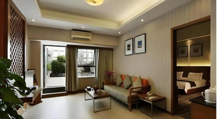 South China Laguna Hotel