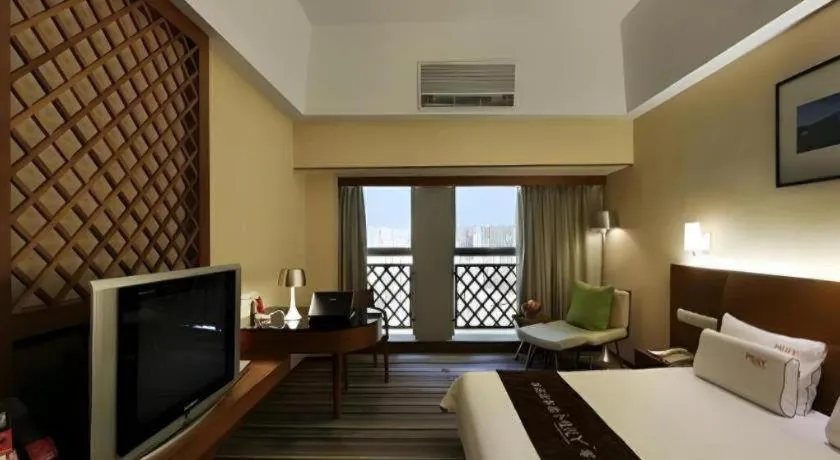 Bed in South China Laguna Hotel