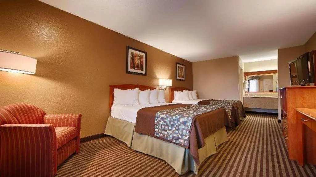 Bed in Best Western Windsor Inn