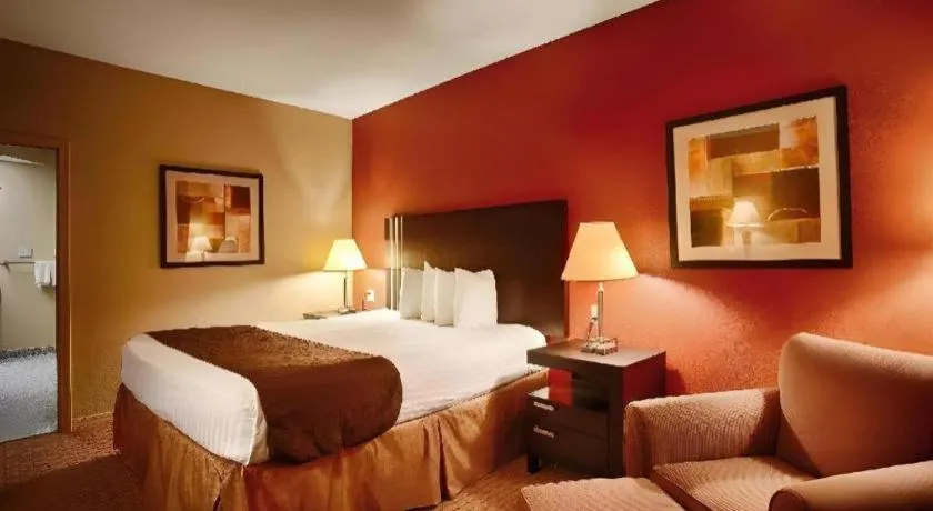 Bed in Americas Best Value Inn Monroe