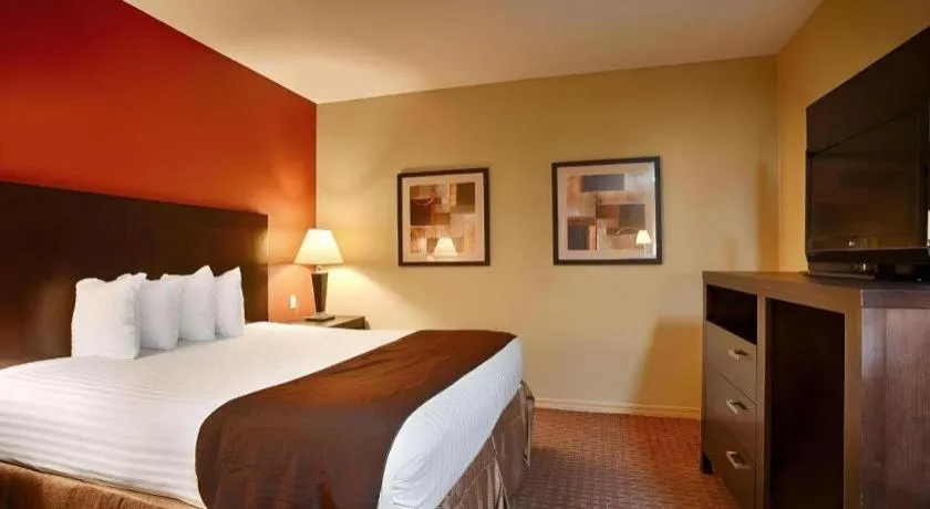 Bed in Americas Best Value Inn Monroe