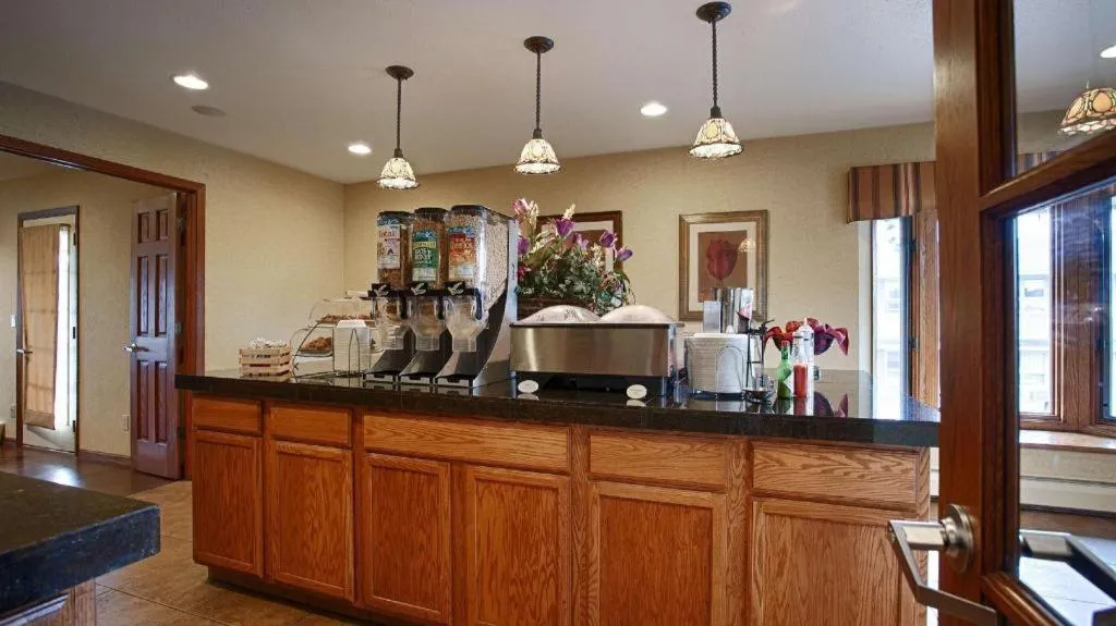 Quality Inn & Suites Detroit Lakes