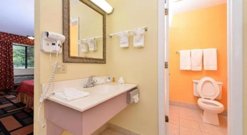 Americas Best Value Inn Canton, NC