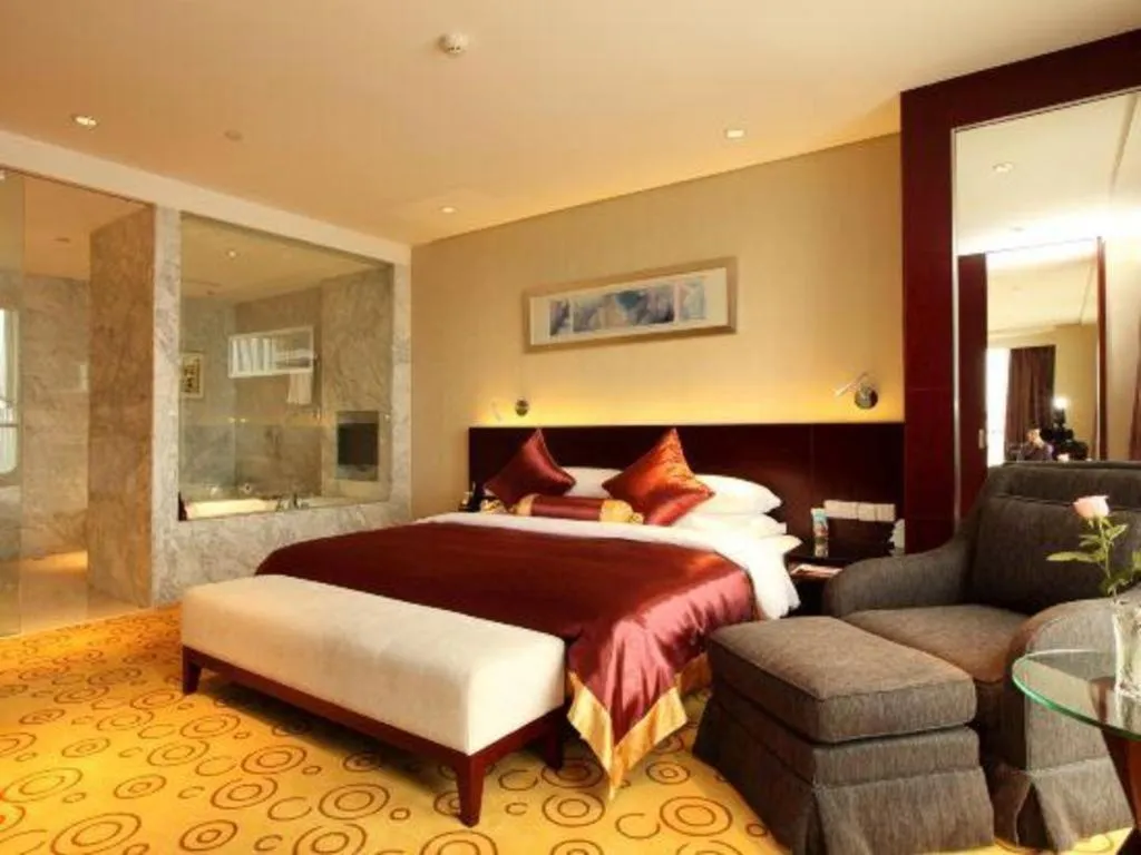 Bed in New Century Hotel Nanjing