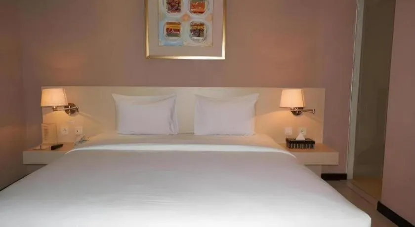 Scarlet Kebon Kawung Hotel