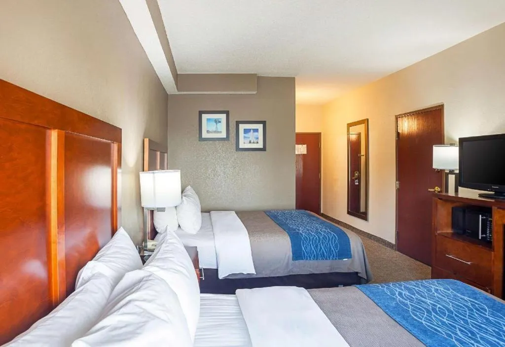 Bed in Comfort Inn Lincoln I-80