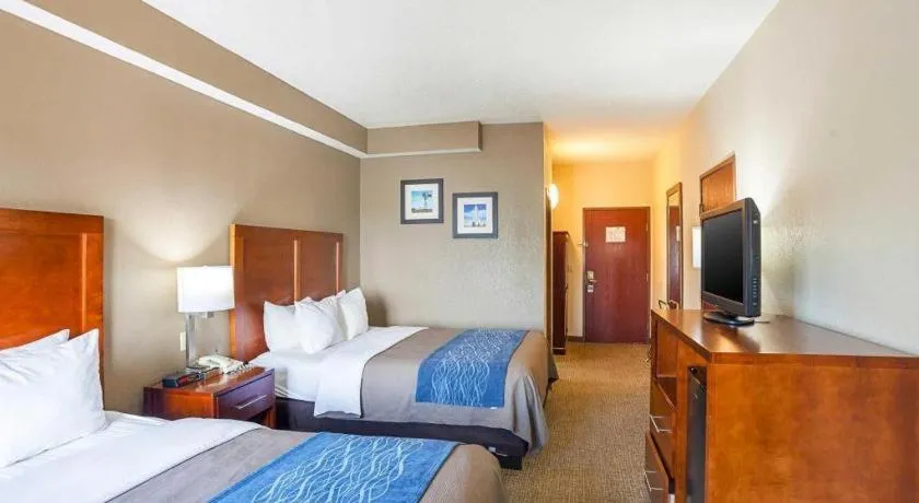 Bed in Comfort Inn Lincoln I-80