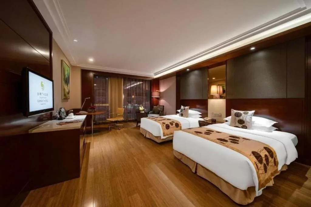 Bed in Kunming Golden Eagle Summit Hotel