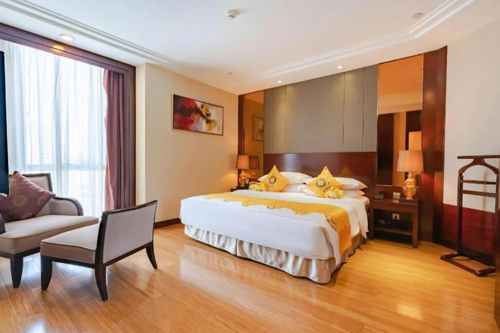 Bed in Kunming Golden Eagle Summit Hotel