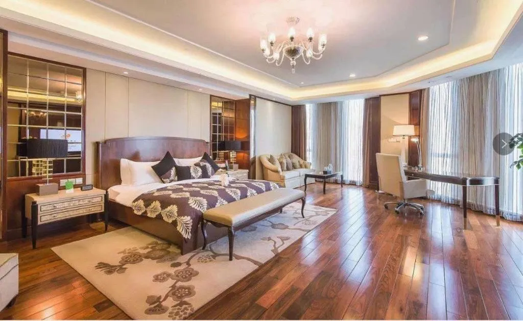 Bed in Kunming Golden Eagle Summit Hotel