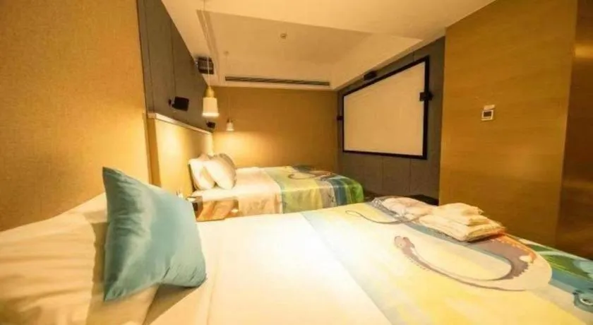 Bed in Yueyang Grand Skylight Hotel