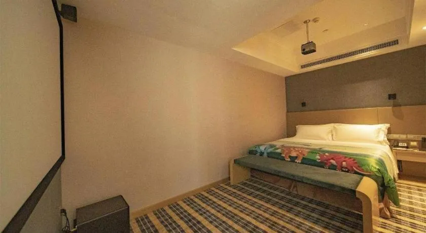 Bed in Yueyang Grand Skylight Hotel