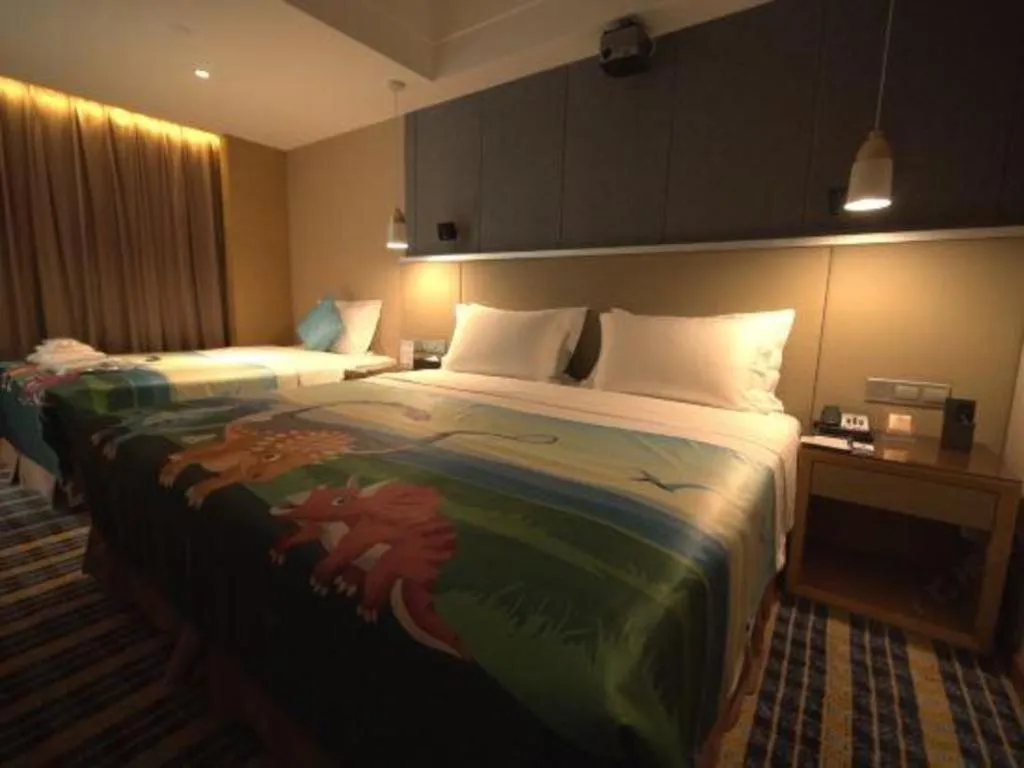 Bed in Yueyang Grand Skylight Hotel